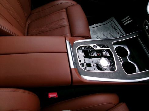 Used 2024 BMW X7 M60i w/ Executive Package image 18