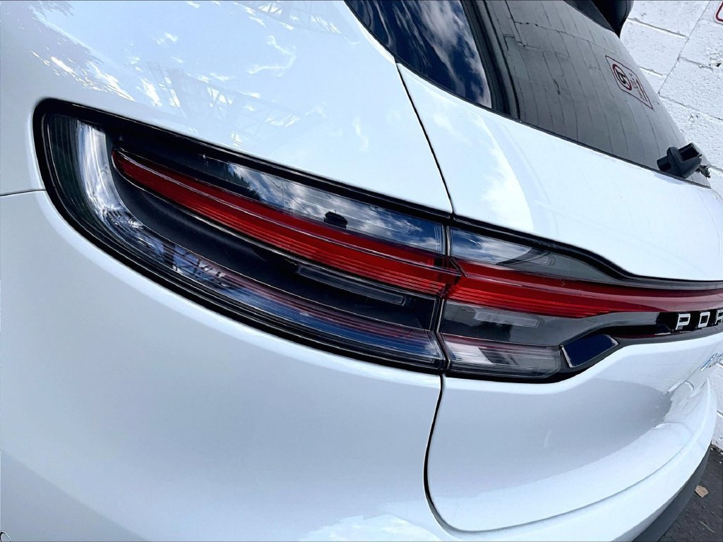 Certified 2026 Porsche Macan S AWD/4WD image 31