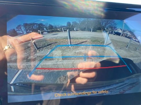 Used 2025 Toyota Corolla LE image 29