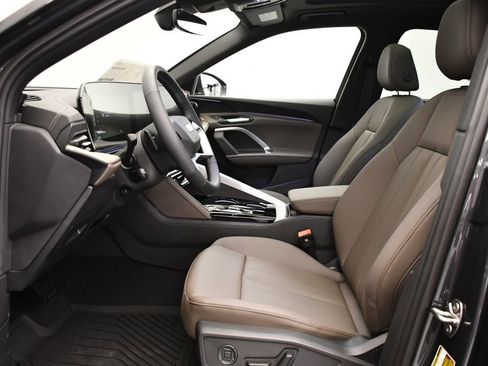 Certified 2025 Audi Q5 Premium w/ Convenience Package image 36