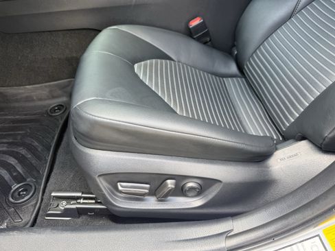 Used 2023 Toyota Camry SE FWD image 29