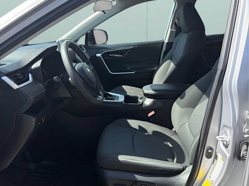 Used 2024 Toyota RAV4 XLE FWD image 11