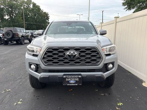 Used 2020 Toyota Tacoma TRD Off-Road AWD/4WD image 5