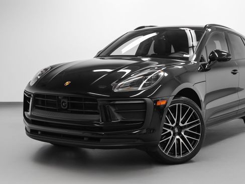 Certified 2022 Porsche Macan AWD/4WD image 7