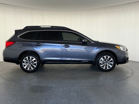 Used 2015 Subaru Outback 2.5i Limited image 2