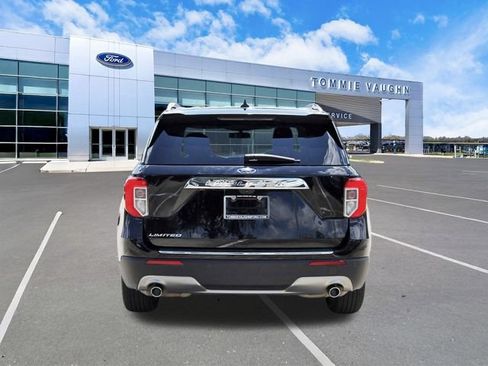 Certified 2022 Ford Explorer Limited w/ Equipment Group 301A RWD image 3
