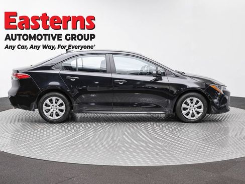 Used 2025 Toyota Corolla LE FWD image 4