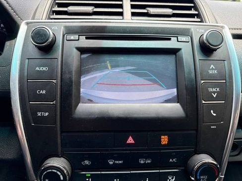 Used 2017 Toyota Camry LE FWD image 33