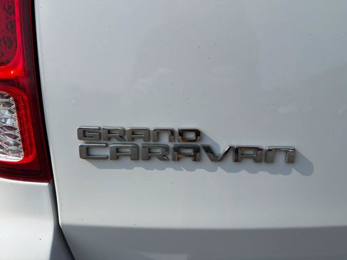 Used 2019 Dodge Grand Caravan GT FWD image 18