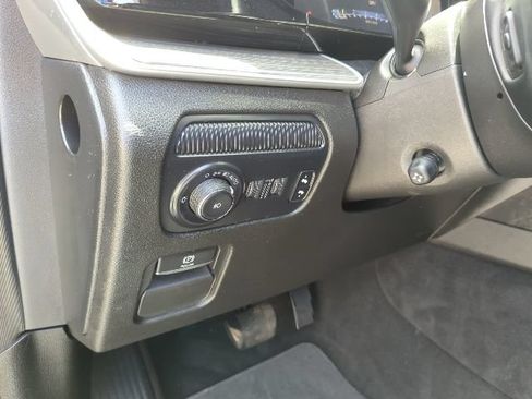 Used 2023 Jeep Wagoneer Series III w/ Premium Group I AWD/4WD image 14
