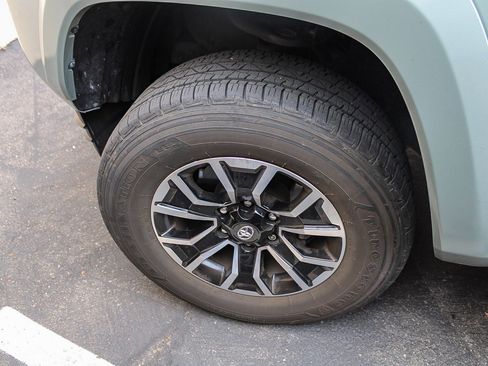 Used 2023 Toyota Tacoma TRD Sport w/ Black Out Package (TMS) RWD image 9