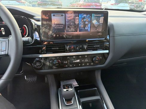 New 2026 Nissan Pathfinder SL w/ SL Premium Package FWD image 24