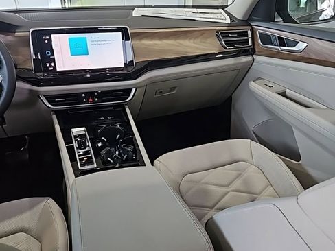 New 2026 Volkswagen Atlas SE FWD image 27