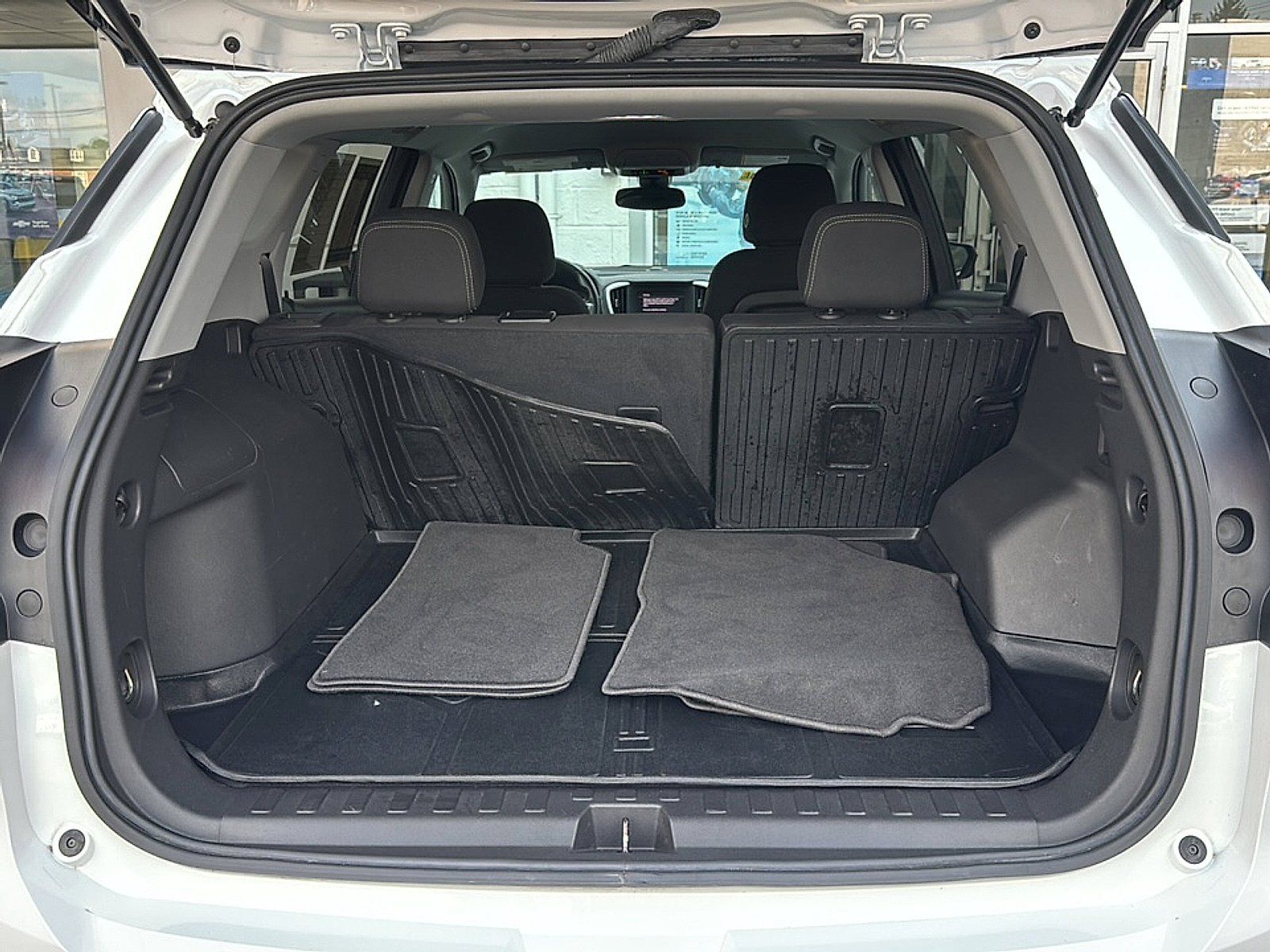 Used 2024 GMC Terrain SLE FWD image 22