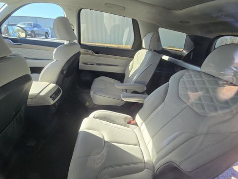 Used 2022 Hyundai Palisade Calligraphy image 5