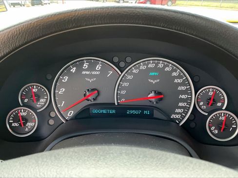 Used 2007 Chevrolet Corvette Coupe w/ Preferred Equipment Group RWD image 19