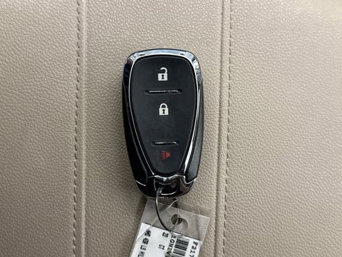 Used 2023 Chevrolet Traverse LS AWD/4WD image 25