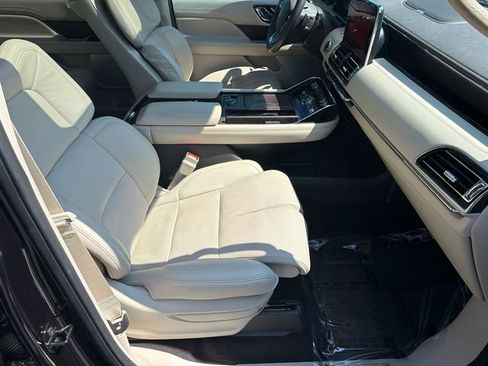 Used 2021 Lincoln Navigator L Reserve w/ Luxury Package AWD/4WD image 15