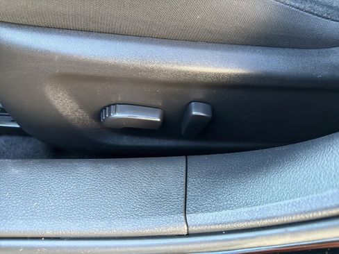 Used 2025 Nissan Altima 2.5 SV FWD image 21