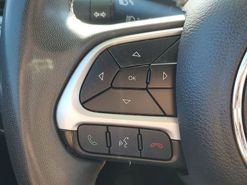 Used 2021 Jeep Compass Latitude FWD image 12