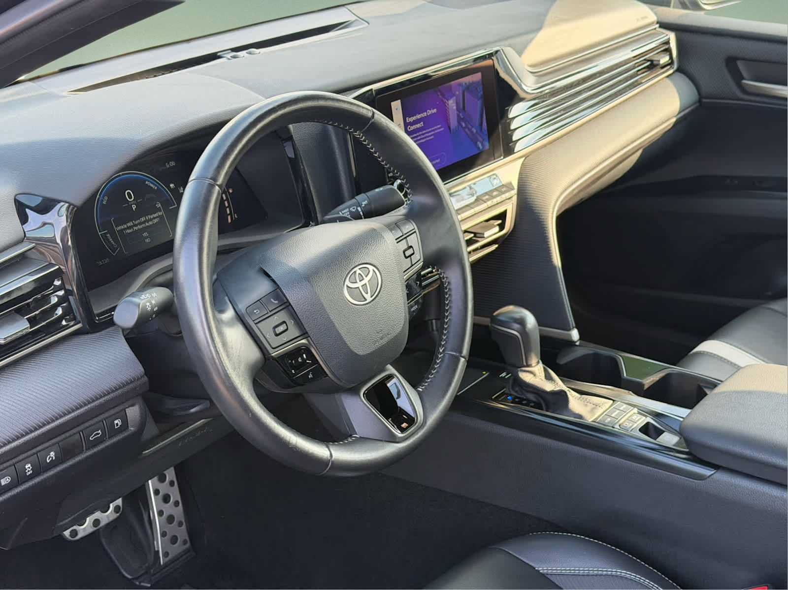 Used 2025 Toyota Camry SE FWD image 17