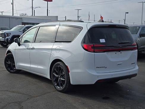 New 2026 Chrysler Pacifica Limited w/ S Appearance Package image 63