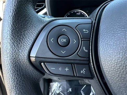 Used 2021 Toyota RAV4 XLE image 29