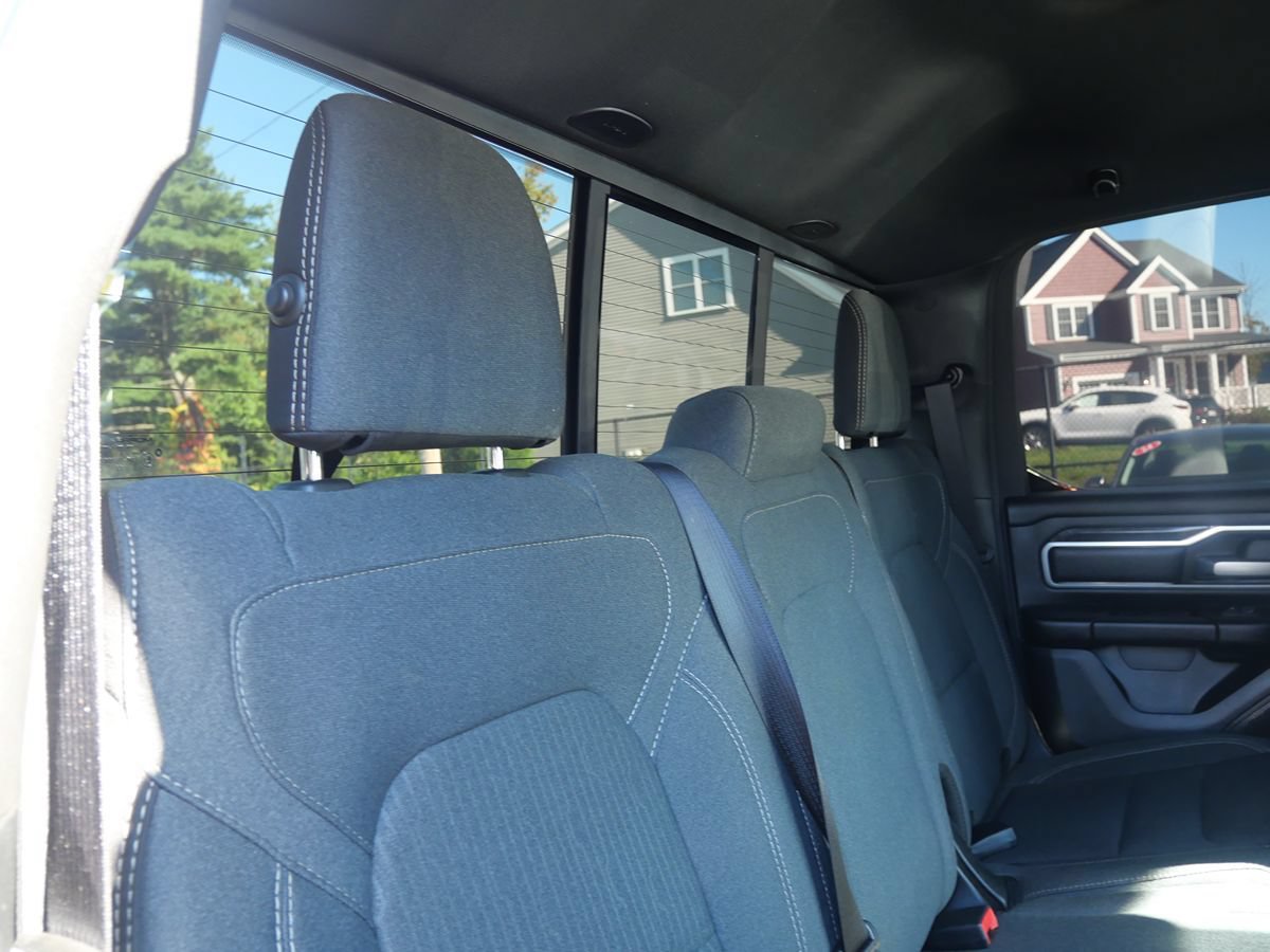 Used 2022 RAM 1500 Big Horn AWD/4WD image 31