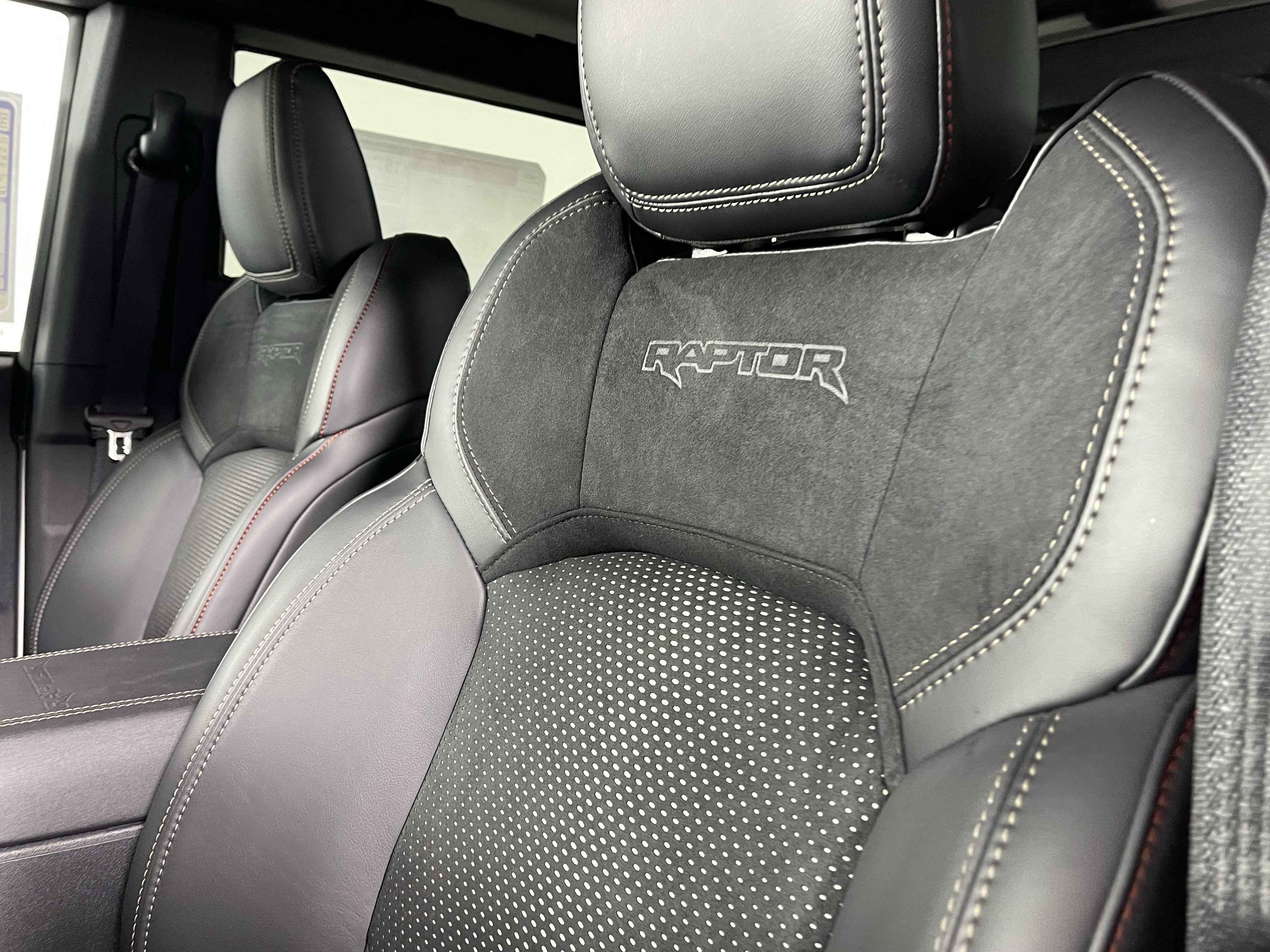 New 2026 Ford Bronco Raptor w/ Interior Carbon Fiber Pack AWD/4WD image 18