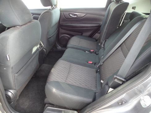 Used 2018 Nissan Rogue S image 25