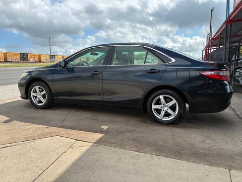 Used 2015 Toyota Camry LE FWD image 24