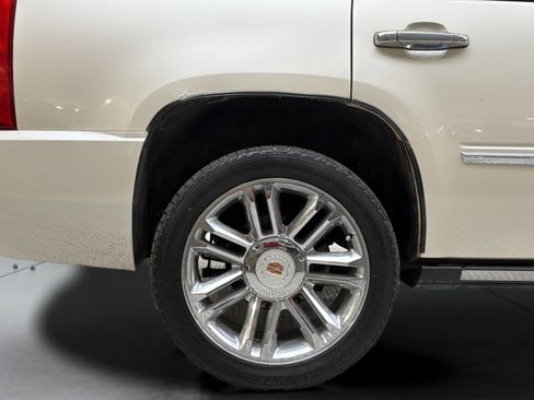 Used 2013 Cadillac Escalade Platinum image 35
