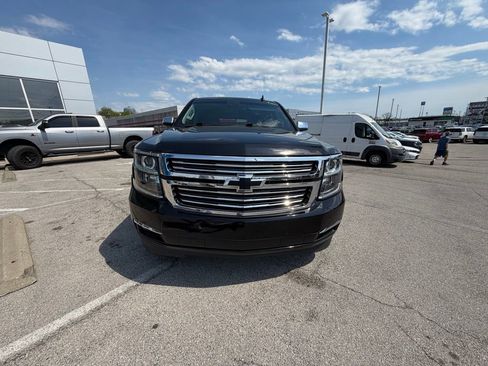Used 2019 Chevrolet Suburban Premier w/ Premier Plus Edition image 7