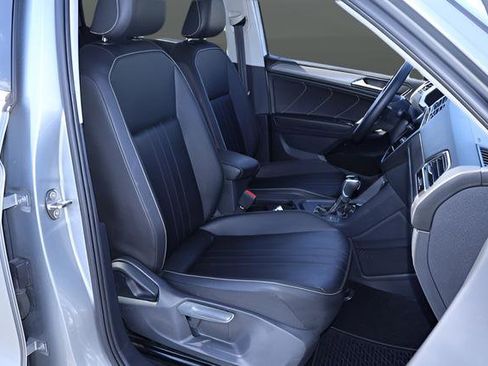 Certified 2023 Volkswagen Tiguan SE FWD image 23