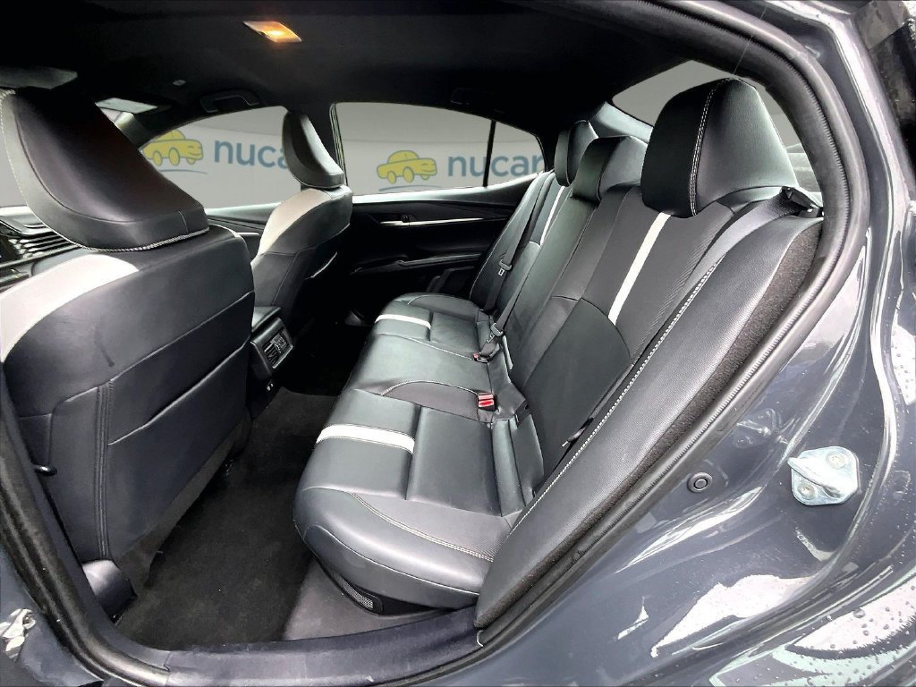 Used 2025 Toyota Camry SE FWD image 15