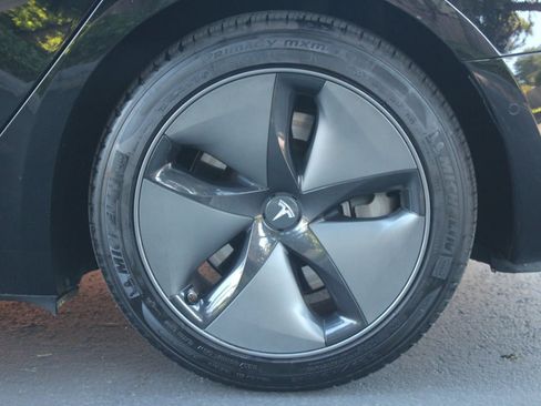 Used 2018 Tesla Model 3 Long Range AWD/4WD image 26
