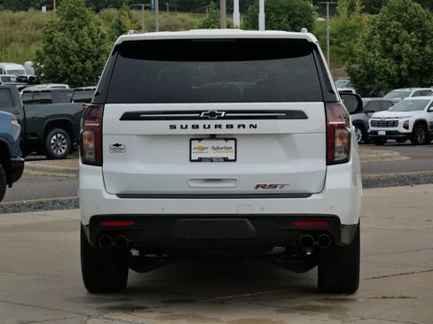 Used 2023 Chevrolet Suburban RST w/ Sport Performance Package AWD/4WD image 5