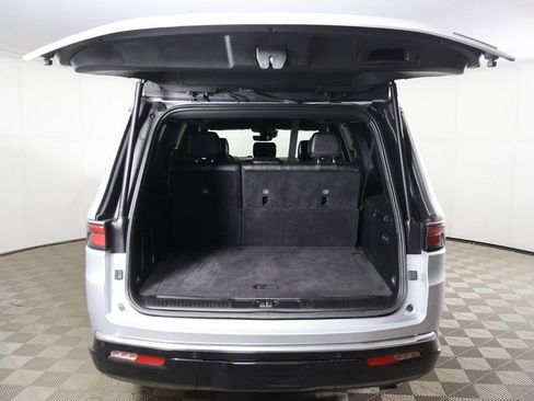 Used 2024 Jeep Wagoneer L Series III w/ Flexible Seating Group AWD/4WD image 20