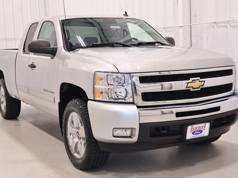 Used 2011 Chevrolet Silverado 1500 LT w/ All-Star Edition AWD/4WD image 3