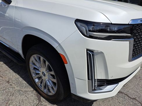 Used 2024 Cadillac Escalade Premium Luxury w/ Performance Package image 16