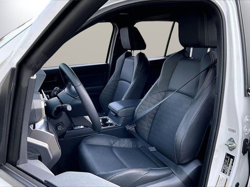 Used 2025 Toyota 4Runner TRD Off-Road Premium image 21