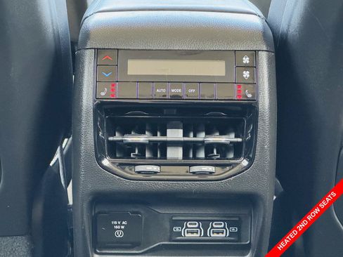 Used 2023 Jeep Grand Cherokee L Limited w/ Black Appearance Package AWD/4WD image 11