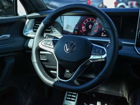 New 2026 Volkswagen Tiguan SE R-Line image 23