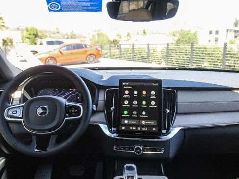 New 2026 Volvo XC90 T8 Plus w/ Protection Package Premier AWD/4WD image 12