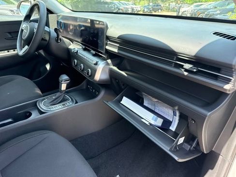 Used 2025 Hyundai Kona SE AWD/4WD image 25