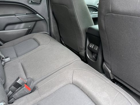 Used 2022 Chevrolet Colorado LT w/ Safety Package image 18