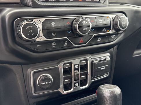 Used 2021 Jeep Gladiator Overland image 33