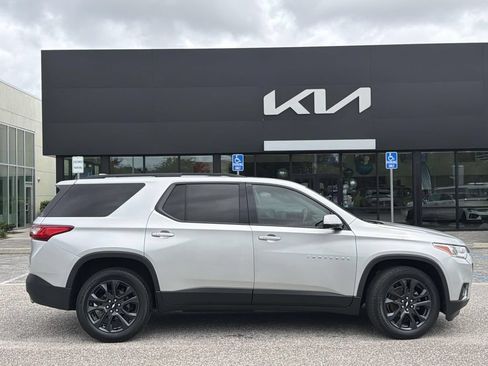 Used 2020 Chevrolet Traverse RS FWD image 28