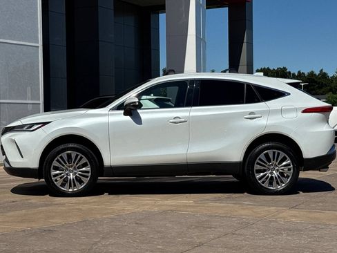 Certified 2023 Toyota Venza XLE AWD/4WD image 8