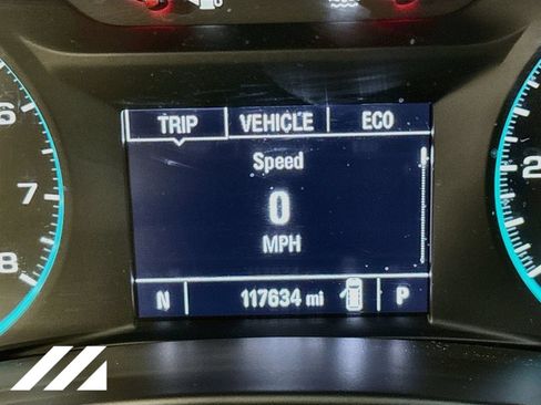 Used 2018 Chevrolet Equinox LT FWD image 14